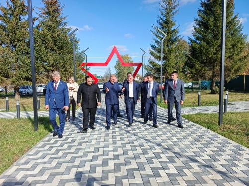 Образование, дороги и развитие: депутат Максим Топилин оценил реализацию программ в Дрожжановском районе