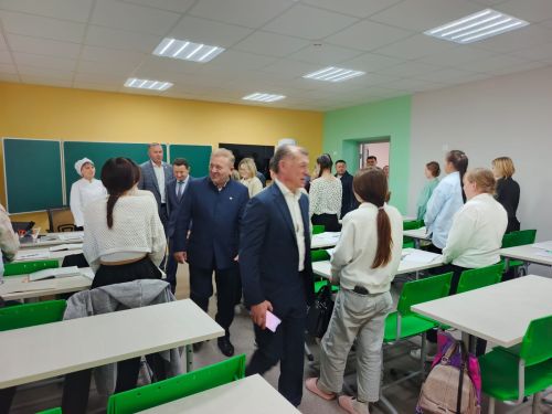 Образование, дороги и развитие: депутат Максим Топилин оценил реализацию программ в Дрожжановском районе