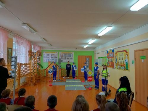 Специалисты БДД в Городищенской школе  провели встречу с учащимися