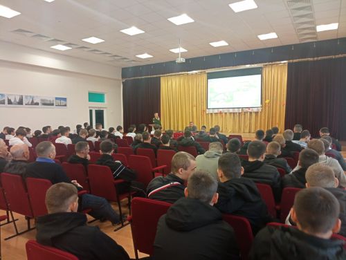 В Дрожжановском районе РТ прошла встреча с представителем Михайловской военной артиллерийской академии