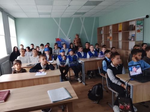 В школах Дрожжановского района автоинспекторы и специалисты БДД проводят встречи