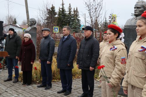 В Дрожжановском районе почтили память Героя Советского Союза Исмагила Хакимова