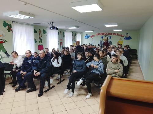 В Дрожжановском техникуме отраслевых технологий отметили день памяти жертв ДТП