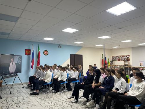 В Стародрожжановском многопрофильном лицее прошла встреча по профилактике правонарушений среди несовершеннолетних