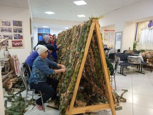 Паянхи кун тӗлне волонтерсем 120 маскировка сетки çыхса хатӗрленӗ