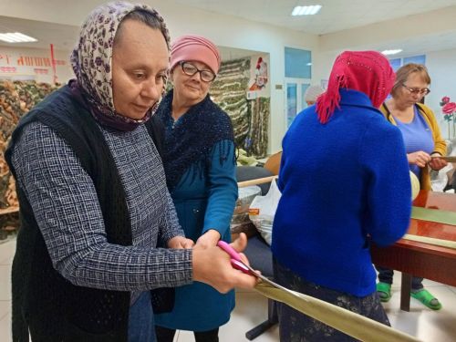 Паянхи кун тӗлне волонтерсем 120 маскировка сетки çыхса хатӗрленӗ