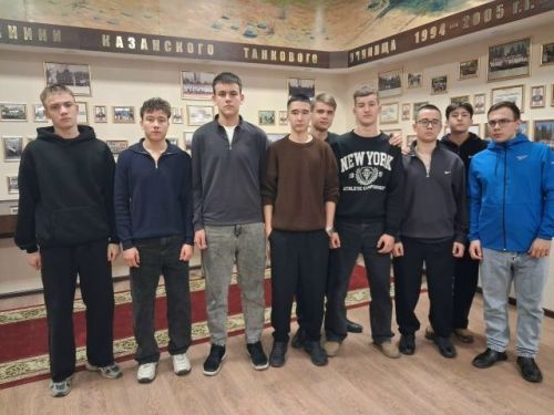 Казанское танковое училище распахнуло свои двери для старшеклассников из «Стародрожжановской школы № 1»