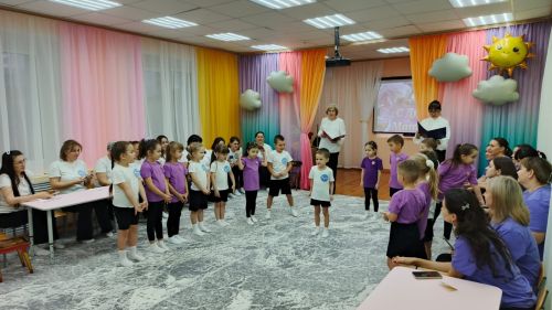 Праздник материнской любви и юмора прошел в детском саду № 1 «Солнышко»