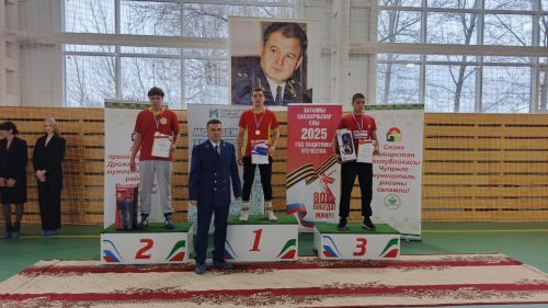 В Дрожжановском районе РТ прошел турнир по «Корэш» памяти Сайфихана Нафиева