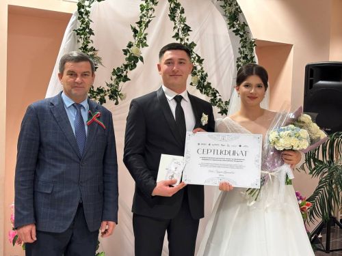 Молодожены из села Старые Какерли Дрожжановского района РТ получили 100 тысяч рублей на свадьбу