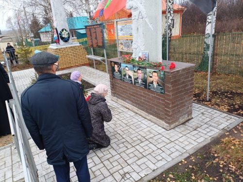 В селе Дуваново Дрожжановского района РТ открыли монумент воинам — участникам специальной военной операции