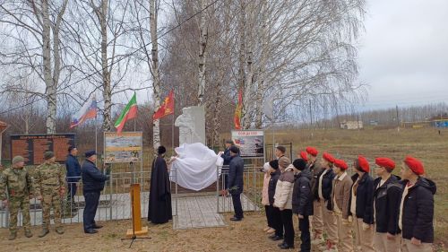 В селе Дуваново Дрожжановского района РТ открыли монумент воинам — участникам специальной военной операции