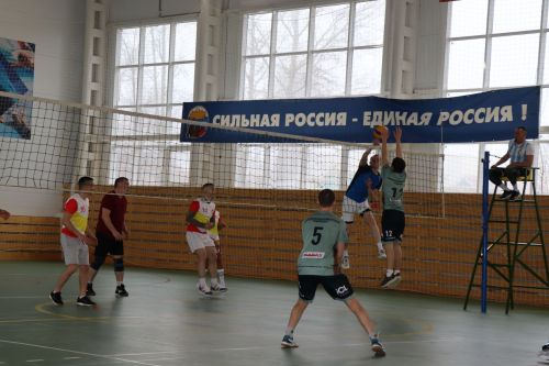 Волейбольный турнир в честь Дня единства и Конституции РТ выявил сильнейших в Дрожжановском районе РТ