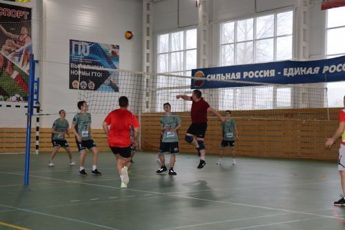 Волейбольный турнир в честь Дня единства и Конституции РТ выявил сильнейших в Дрожжановском районе РТ