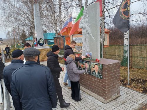 В селе Дуваново Дрожжановского района РТ открыли монумент воинам — участникам специальной военной операции