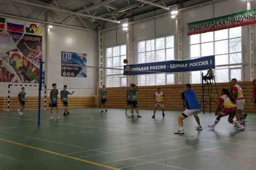 Волейбольный турнир в честь Дня единства и Конституции РТ выявил сильнейших в Дрожжановском районе РТ