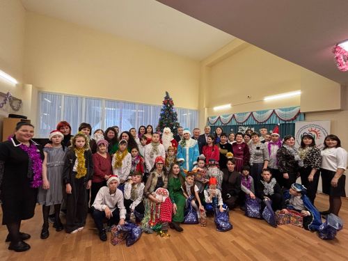 В социальном приюте «Тёплый дом» Дрожжановского района прошло праздничное новогоднее представление