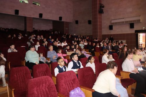 В Дрожжановском районе детям участников СВО вручили новогодние подарки от Раиса Татарстана Рустама Минниханова