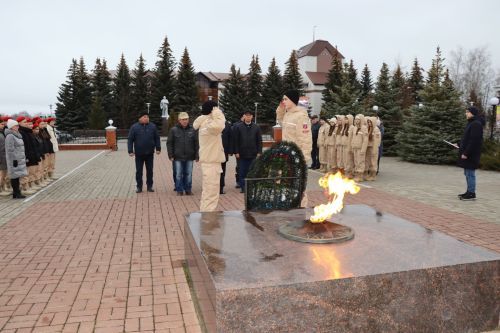 В Дрожжановском районе почтили память Неизвестного Солдата