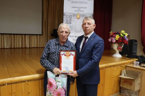 Волонтеры Дрожжановского района провели для получателей соцуслуг мастер-класс по изготовлению окопных свечей