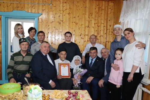 Житель села Новые Какерли Дрожжановского района РТ Амирзян Багаутдинов отметил 90-летний юбилей