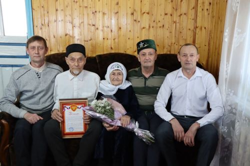 Житель села Новые Какерли Дрожжановского района РТ Амирзян Багаутдинов отметил 90-летний юбилей