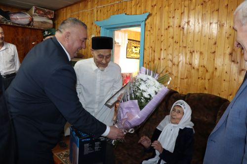 Житель села Новые Какерли Дрожжановского района РТ Амирзян Багаутдинов отметил 90-летний юбилей