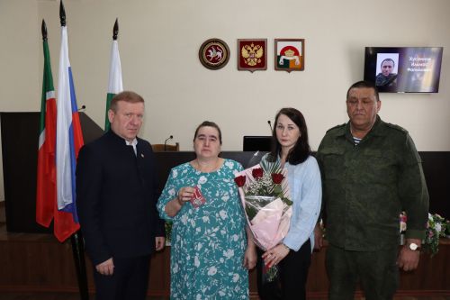 Махсус хәрби операциядә һәлак булган ике чүпрәлеле «Батырлык» орденына лаек булды