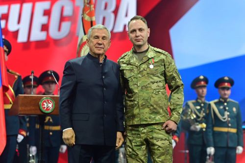 Рустам Минниханов наградил нашего земляка Данира Алимова медалью ордена