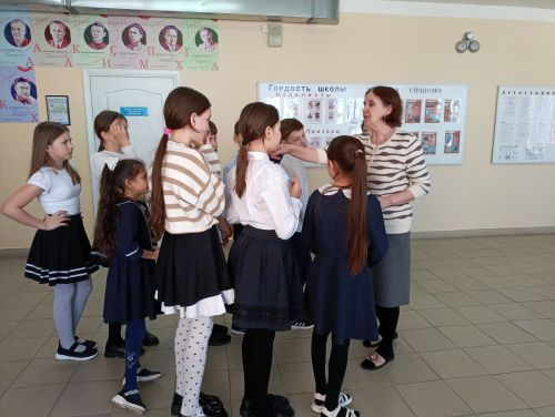В Чувашско-Дрожжановской средней школе провели неделю английского языка