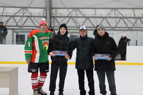 В Дрожжаном определены победители Чемпионата по хоккею среди организаций и учреждений