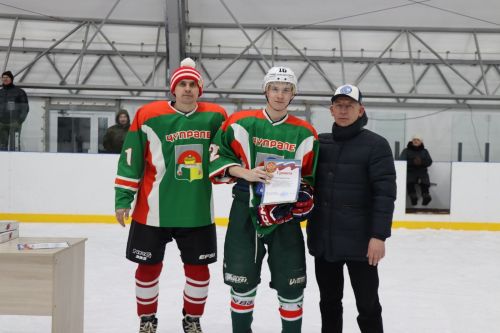 В Дрожжаном определены победители Чемпионата по хоккею среди организаций и учреждений