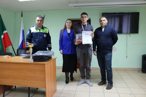 Автомногоборье в Дрожжановском техникуме: знатоки ПДД и мастера руля вышли в республиканский этап