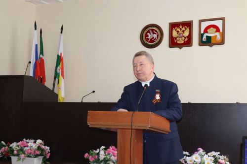Их мужество бессмертно: в Дрожжановском районе РТ передали ордена и медали героев СВО родным