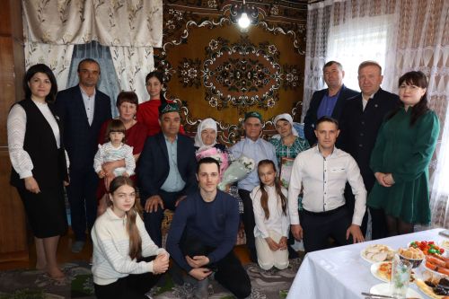 В Дрожжановском районе РТ чествовали пары, отметившие бриллиантовую свадьбу