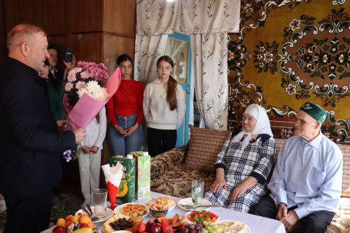 В Дрожжановском районе РТ чествовали пары, отметившие бриллиантовую свадьбу