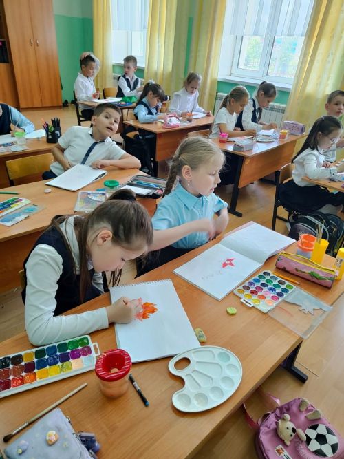 От пионерии к «Движению Первых»: в Стародрожжановской школе отметили День детских объединений