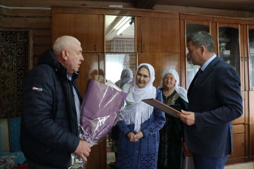 90-летний юбилей отметила жительница Дрожжановского района РТ Ркия Хафизова