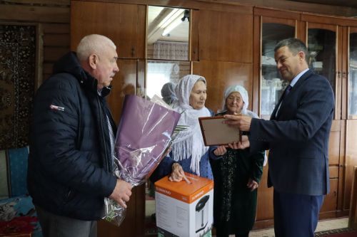90-летний юбилей отметила жительница Дрожжановского района РТ Ркия Хафизова