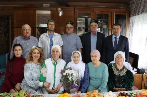 90-летний юбилей отметила жительница Дрожжановского района РТ Ркия Хафизова