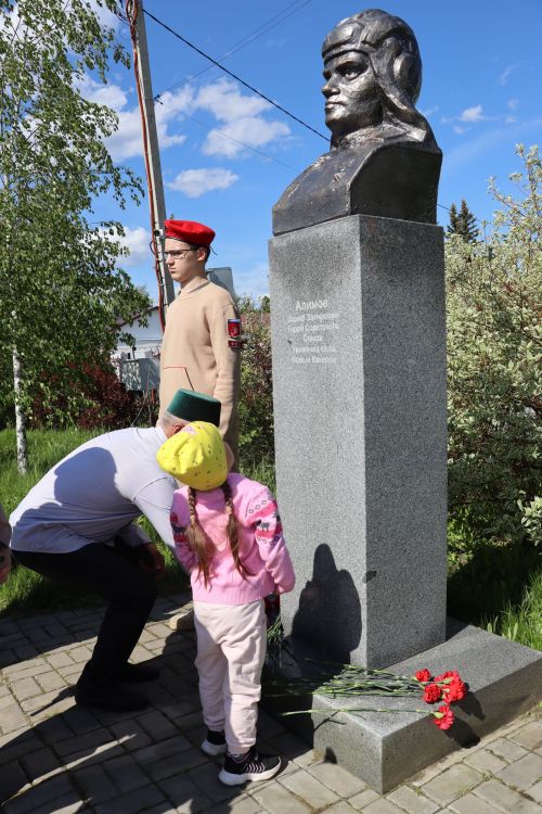 Торжества в честь Героя Советского Союза Зарифа Алимова прошли в Дрожжановском районе