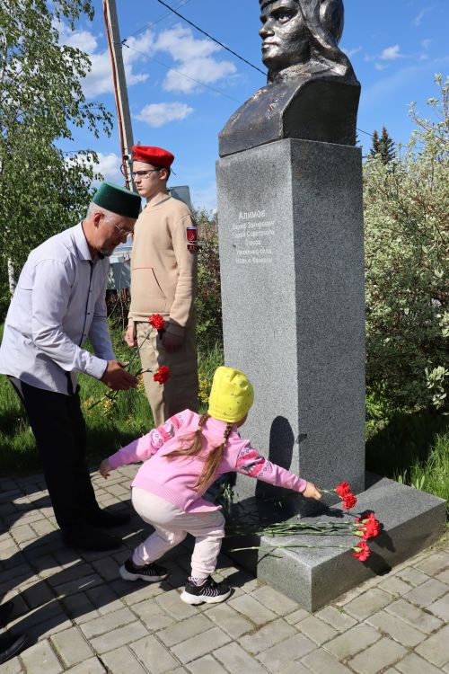 Торжества в честь Героя Советского Союза Зарифа Алимова прошли в Дрожжановском районе
