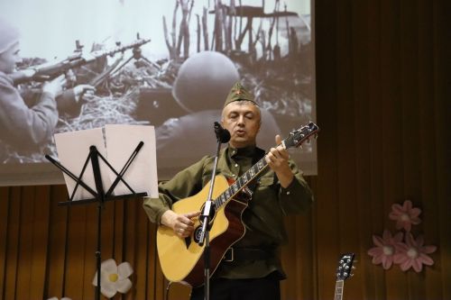 «Песни военных лет» прозвучали в районном Доме культуры в честь 80-летия Победы