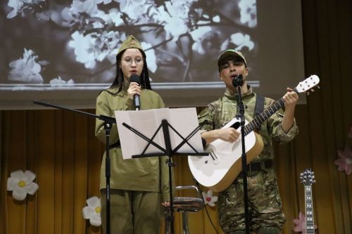 «Песни военных лет» прозвучали в районном Доме культуры в честь 80-летия Победы