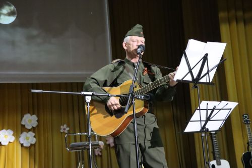 «Песни военных лет» прозвучали в районном Доме культуры в честь 80-летия Победы