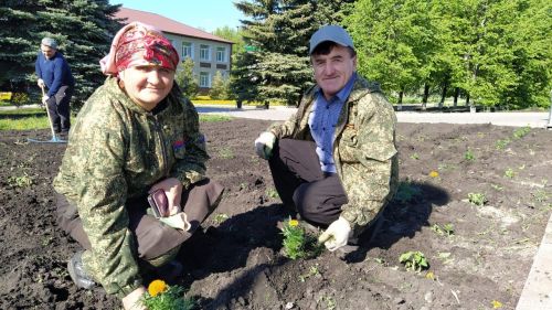 В Дрожжановском районе РТ началась посадка цветов