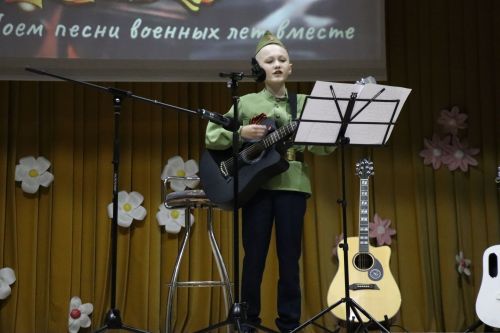 «Песни военных лет» прозвучали в районном Доме культуры в честь 80-летия Победы