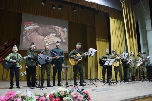«Песни военных лет» прозвучали в районном Доме культуры в честь 80-летия Победы