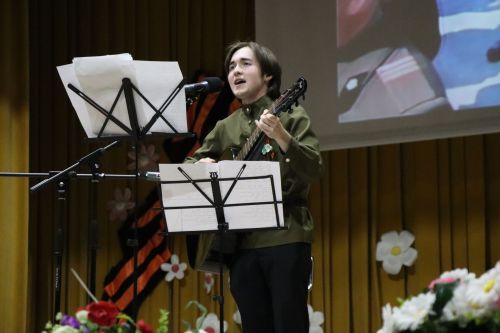 «Песни военных лет» прозвучали в районном Доме культуры в честь 80-летия Победы