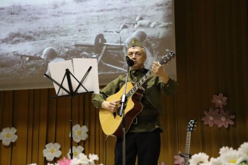 «Песни военных лет» прозвучали в районном Доме культуры в честь 80-летия Победы